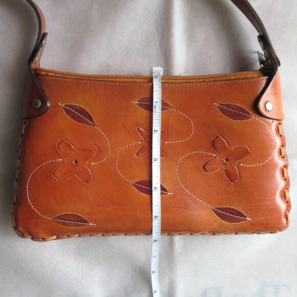Fanco Rino Leather Flower Cutout And Whipstitch Details Mini Shoulder Bag - Picture 6 of 16